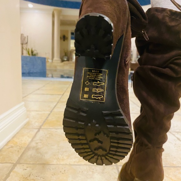 BROWN SUEDE TALL LEILA STONE BRAND NEW BOOTS. Inside side zipper! - Picture 13 of 13